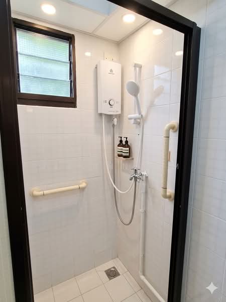 535 Woodlands Drive 14, 535 Woodlands Drive 14, Room Rental, 200 sqft, HDB Flat For Rent, by Jeslynn Lim, 500169966 - Bathroom - PropertyGuru.com.sg