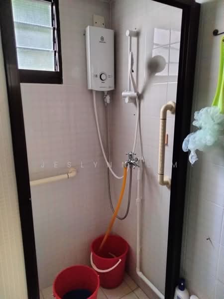 535 Woodlands Drive 14, 535 Woodlands Drive 14, Room Rental, 200 sqft, HDB Flat For Rent, by Jeslynn Lim, 500169966 - Bathroom - PropertyGuru.com.sg