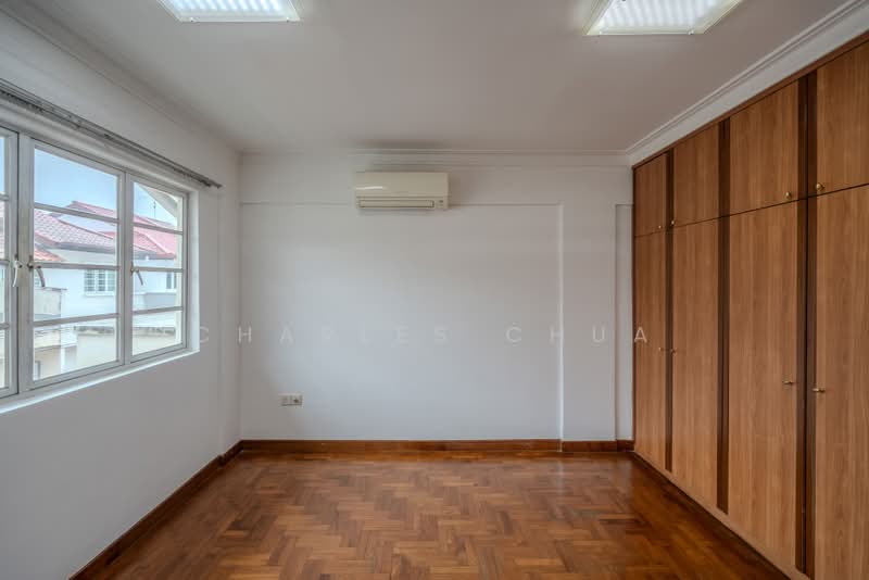 Huge Spacious 3 Storey Terrace @ Springside Drive Near Main Road & Springleaf MRT, Sembawang Road / Upper Thomson Road / Springside Drive, 4 Bedrooms, 3,200 sqft, Terraced House For Sale, by Charles Chua, 500169971 - Interior - PropertyGuru.com.sg