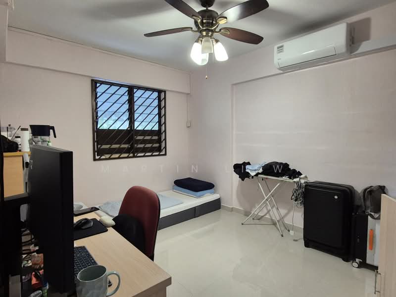 238 Bukit Batok East Avenue 5, 238 Bukit Batok East Avenue 5, 2 Bedrooms, 721 sqft, HDB Flat For Sale, by Martin Liew, 500169976 - Bedroom - PropertyGuru.com.sg