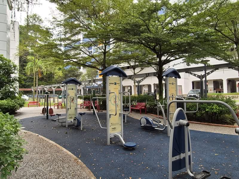 238 Bukit Batok East Avenue 5, 238 Bukit Batok East Avenue 5, 2 Bedrooms, 721 sqft, HDB Flat For Sale, by Martin Liew, 500169976 - Exterior - PropertyGuru.com.sg