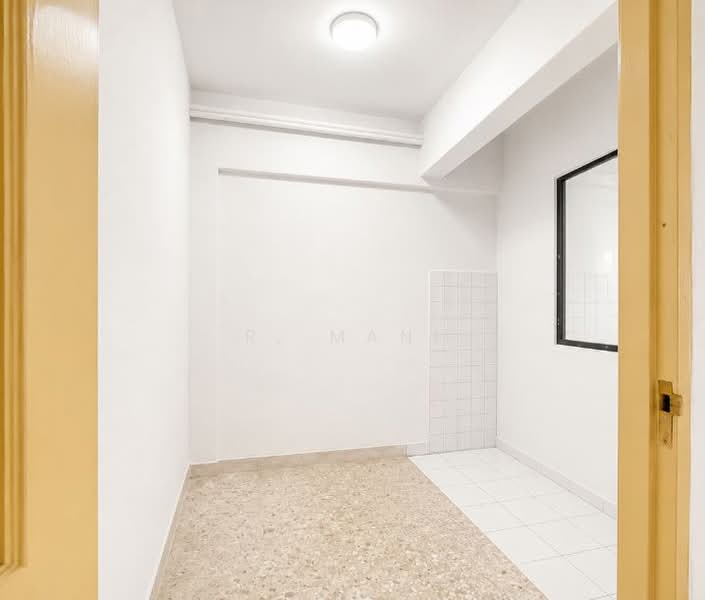 211 Jurong East Street 21, 211 Jurong East Street 21, 2 Bedrooms, 721 sqft, HDB Flat For Sale, by R. Mani, 500169983 - Interior - PropertyGuru.com.sg