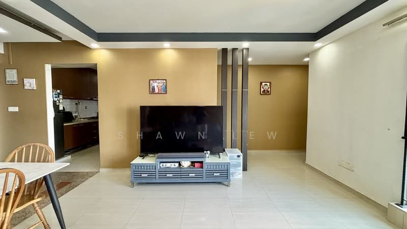 395 Bukit Batok West Avenue 5, 395 Bukit Batok West Avenue 5, 3 Bedrooms, 990 sqft, HDB Flat For Sale, by Shawn Lew, 500169985 - Living Room - PropertyGuru.com.sg