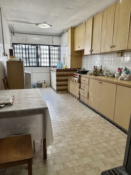 204 Bukit Batok Street 21, 204 Bukit Batok Street 21, 3 Bedrooms, 1,119 sqft, HDB Flat For Sale, by Eric Tan Siang Quee, 500169998 - Kitchen - PropertyGuru.com.sg