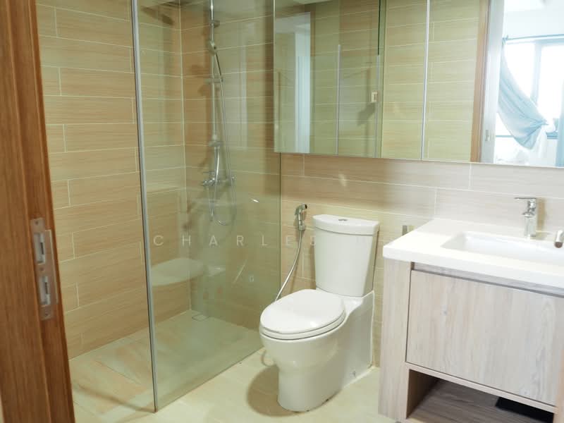 Kingsford Waterbay, 80 Upper Serangoon View, 2 Bedrooms, 689 sqft, Apartment For Sale, by Charles Ho, 500170006 - Bathroom - PropertyGuru.com.sg