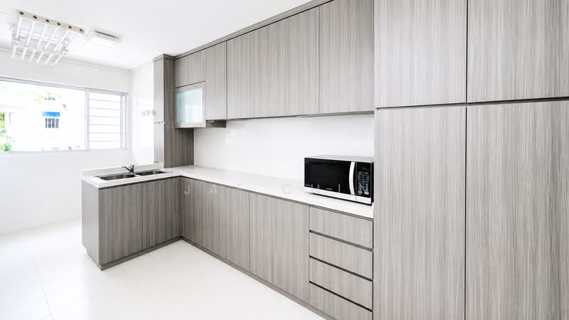 165 Woodlands Street 13, 165 Woodlands Street 13, 3 Bedrooms, 1,302 sqft, HDB Flat For Sale, by Jae Chin, 500170016 - Kitchen - PropertyGuru.com.sg