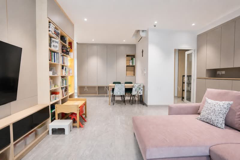 Fiorenza, 42 Florence Road, 3 Bedrooms, 1,421 sqft, Condominium For Sale, by Lorraine Tan Yu Lin, 500170028 - Living Room - PropertyGuru.com.sg