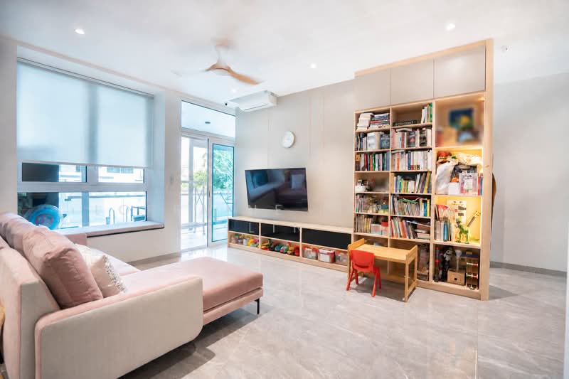 Fiorenza, 42 Florence Road, 3 Bedrooms, 1,421 sqft, Condominium For Sale, by Lorraine Tan Yu Lin, 500170028 - Living Room - PropertyGuru.com.sg