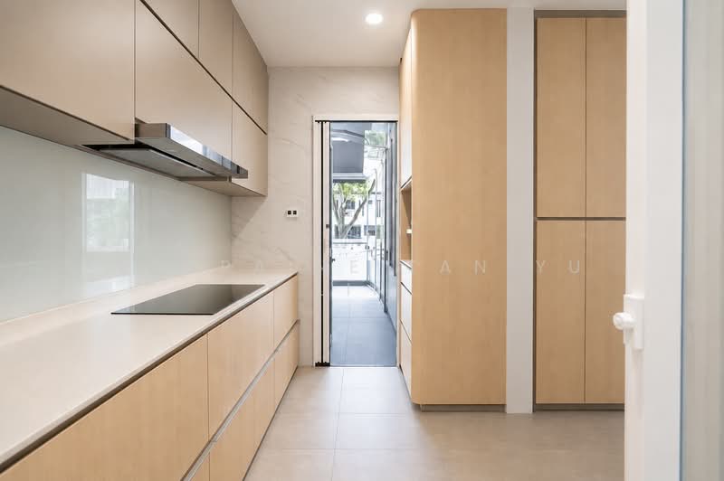 Fiorenza, 42 Florence Road, 3 Bedrooms, 1,421 sqft, Condominium For Sale, by Lorraine Tan Yu Lin, 500170028 - Kitchen - PropertyGuru.com.sg