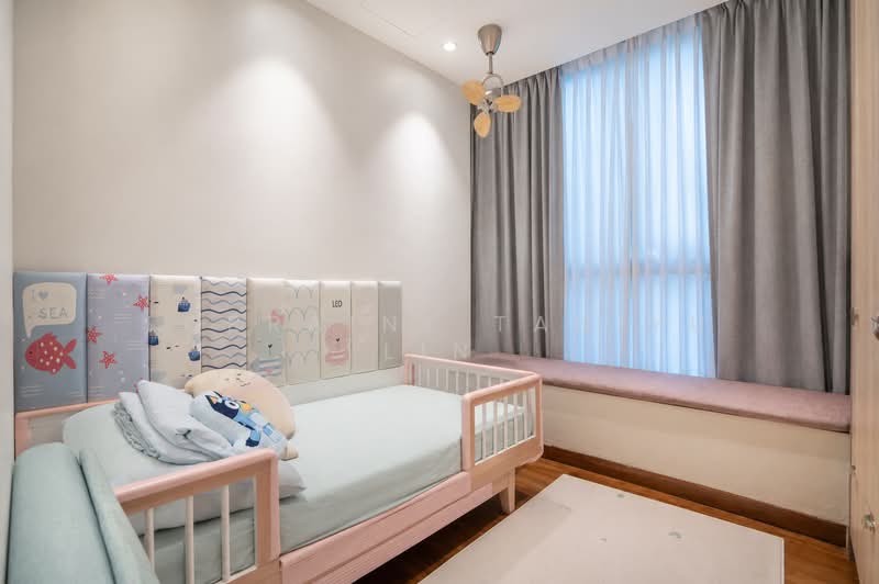 Fiorenza, 42 Florence Road, 3 Bedrooms, 1,421 sqft, Condominium For Sale, by Lorraine Tan Yu Lin, 500170028 - Bedroom - PropertyGuru.com.sg