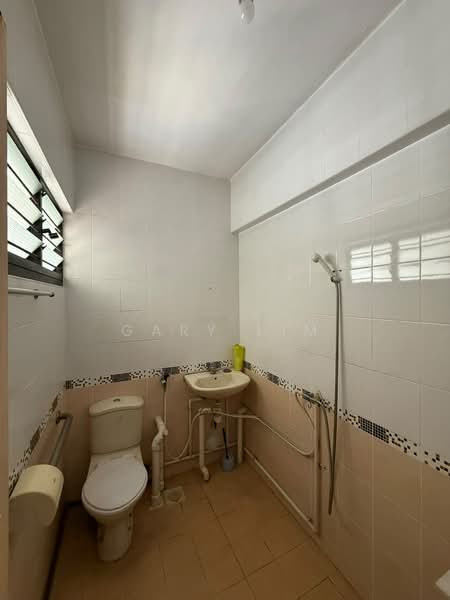 925 Tampines Street 91, 925 Tampines Street 91, 2 Bedrooms, 786 sqft, HDB Flat For Sale, by Gary Lim, 500170032 - Bathroom - PropertyGuru.com.sg