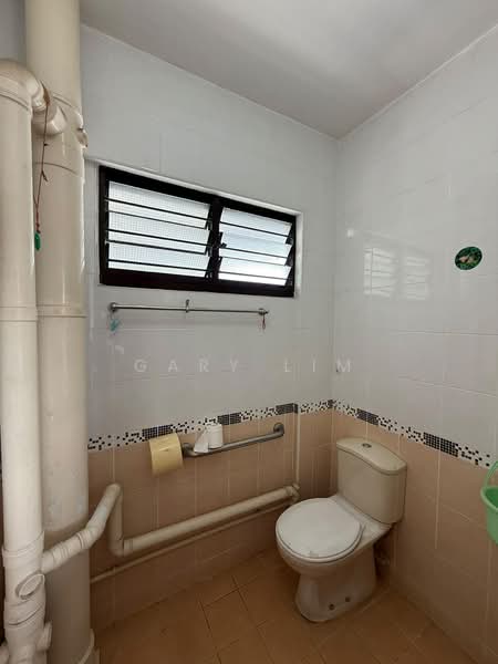 925 Tampines Street 91, 925 Tampines Street 91, 2 Bedrooms, 786 sqft, HDB Flat For Sale, by Gary Lim, 500170032 - Bathroom - PropertyGuru.com.sg