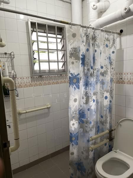 626 Woodlands Avenue 6, 626 Woodlands Avenue 6, Room Rental, 80 sqft, HDB Flat For Rent, by Christine Lim, 500170039 - Bathroom - PropertyGuru.com.sg