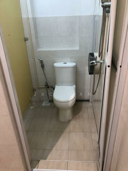 Freehold Shophouse F&B Approved No ABSD, , 2,600 sqft, Shop / Shophouse For Sale, by Jack Tan, 500170040 - Bathroom - CommercialGuru.com.sg