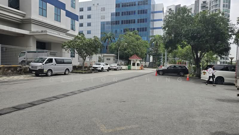 Uniplas Building, 132 Joo Seng Road, 12,066 sqft, Light Industrial (B1) For Rent, by Clifton Ching, 500170043 - Exterior - CommercialGuru.com.sg