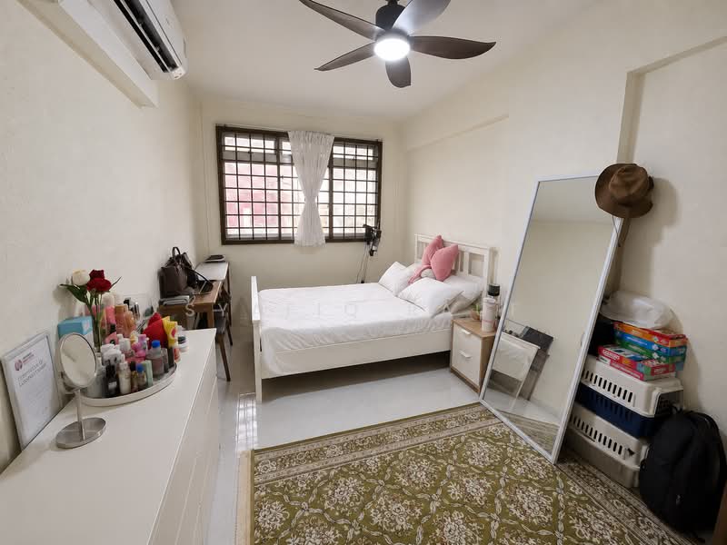 737 Jurong West Street 75, 737 Jurong West Street 75, 3 Bedrooms, 1,141 sqft, HDB Flat For Sale, by Syafiq Rauf, 500170077 - Bedroom - PropertyGuru.com.sg