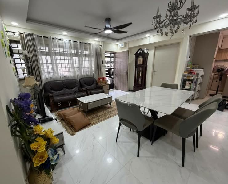 737 Jurong West Street 75, 737 Jurong West Street 75, 3 Bedrooms, 1,141 sqft, HDB Flat For Sale, by Syafiq Rauf, 500170077 - Living Room - PropertyGuru.com.sg