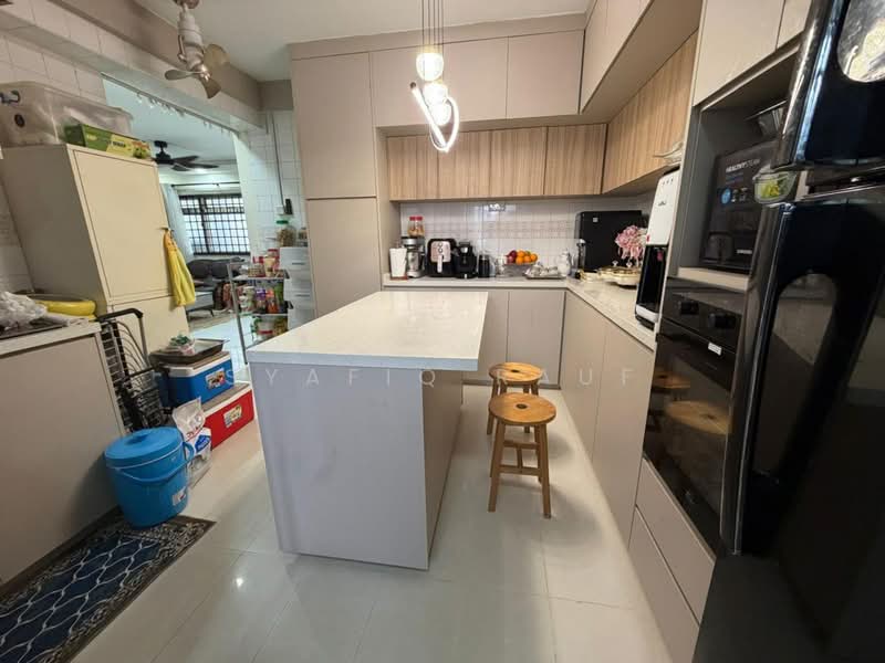 737 Jurong West Street 75, 737 Jurong West Street 75, 3 Bedrooms, 1,141 sqft, HDB Flat For Sale, by Syafiq Rauf, 500170077 - Kitchen - PropertyGuru.com.sg