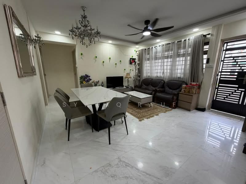 737 Jurong West Street 75, 737 Jurong West Street 75, 3 Bedrooms, 1,141 sqft, HDB Flat For Sale, by Syafiq Rauf, 500170077 - Living Room - PropertyGuru.com.sg