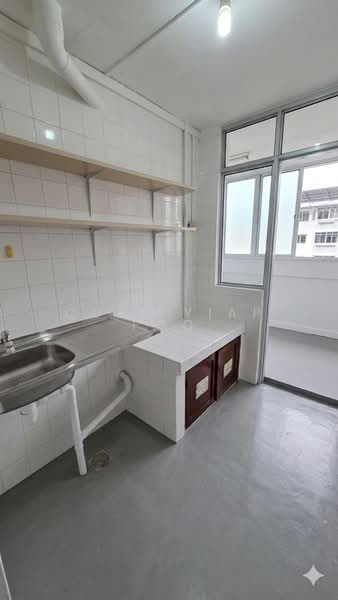 72 Circuit Road, 72 Circuit Road, 1 Bedroom, 484 sqft, HDB Flat For Sale, by Quee Yiap Foo, 500170091 - Kitchen - PropertyGuru.com.sg