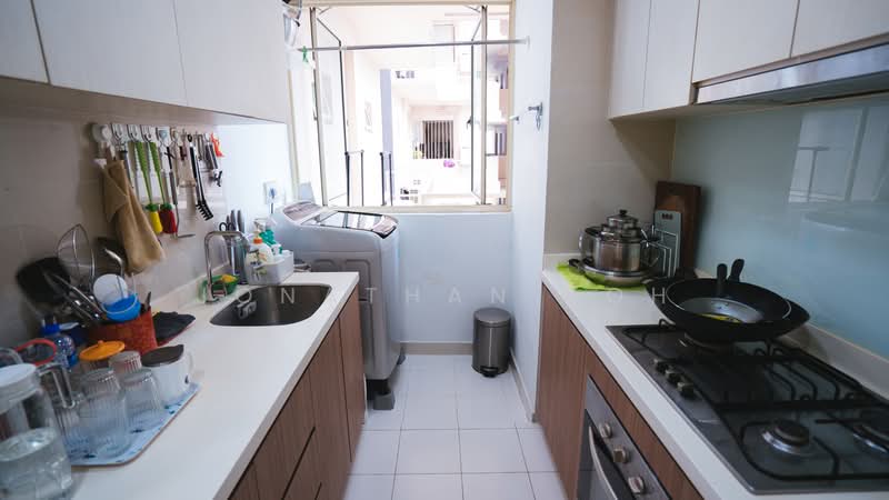 Watercolours, 27 Pasir Ris Link, 3 Bedrooms, 1,141 sqft, Executive Condominium For Sale, by Jonathan Koh, 500170094 - Kitchen - PropertyGuru.com.sg