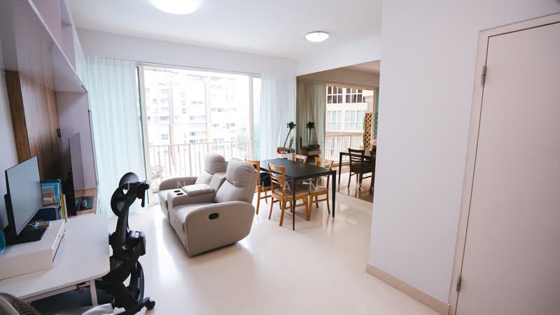 Watercolours, 27 Pasir Ris Link, 3 Bedrooms, 1,141 sqft, Executive Condominium For Sale, by Jonathan Koh, 500170094 - Living Room - PropertyGuru.com.sg