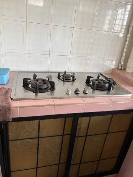 24 Telok Blangah Crescent, 24 Telok Blangah Crescent, 3 Bedrooms, 1,100 sqft, HDB Flat For Rent, by James Tan, 500170097 - Kitchen - PropertyGuru.com.sg