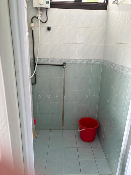 24 Telok Blangah Crescent, 24 Telok Blangah Crescent, 3 Bedrooms, 1,100 sqft, HDB Flat For Rent, by James Tan, 500170097 - Bathroom - PropertyGuru.com.sg