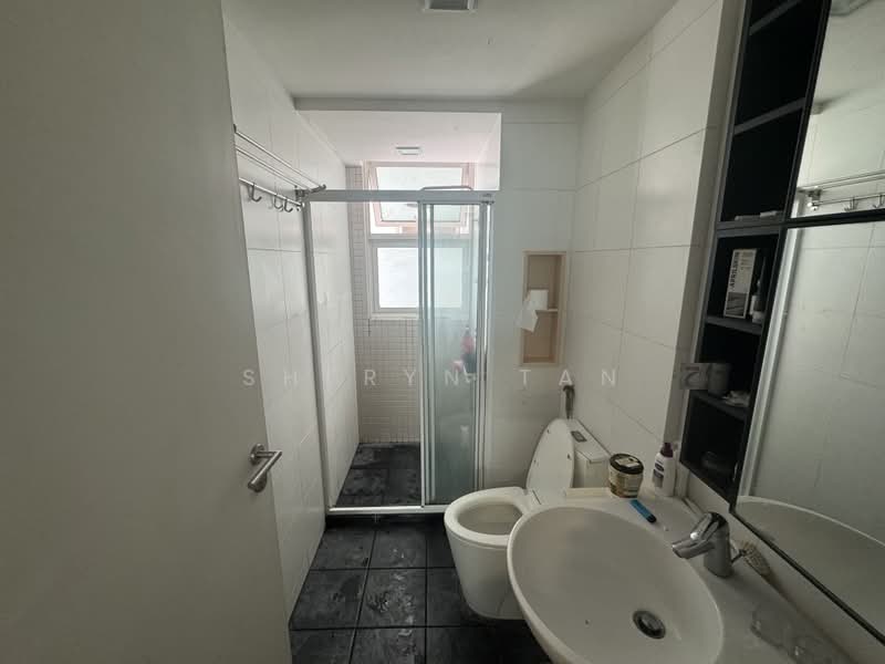 The Esparis, 7 Pasir Ris Drive 4, 4 Bedrooms, 1,184 sqft, Condominium For Sale, by Sheryn Tan, 500170102 - Bathroom - PropertyGuru.com.sg