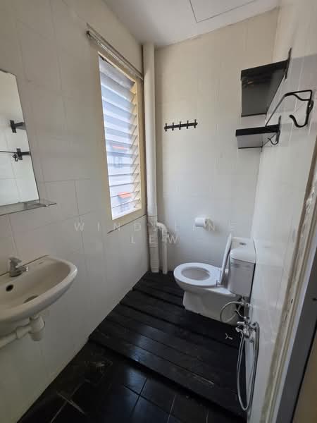 Trengganu Street, , 785 sqft, Shop / Shophouse For Rent, by Windaline Lew, 500170104 - Bathroom - CommercialGuru.com.sg