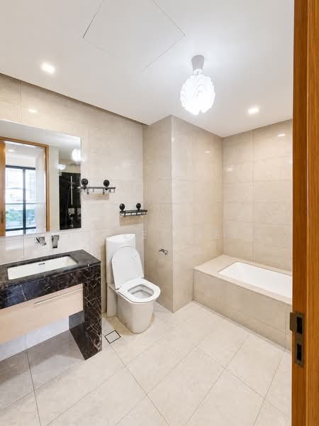 Marina Bay Suites, 3 Central Boulevard, 3 Bedrooms, 1,527 sqft, Apartment For Sale, by Shirley Seng, 500170108 - Bathroom - PropertyGuru.com.sg