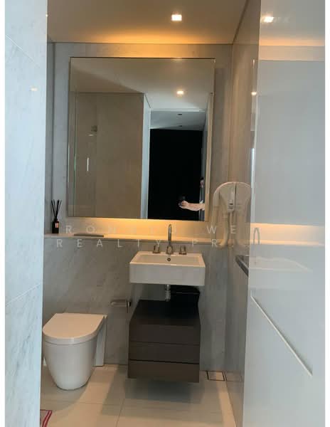 Scotts Square, 8 Scotts Road, 1 Bedroom, 624 sqft, Condominium For Rent, by LILIAN, 500170121 - Bathroom - PropertyGuru.com.sg