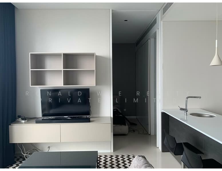 Scotts Square, 8 Scotts Road, 1 Bedroom, 624 sqft, Condominium For Rent, by LILIAN, 500170121 - Living Room - PropertyGuru.com.sg
