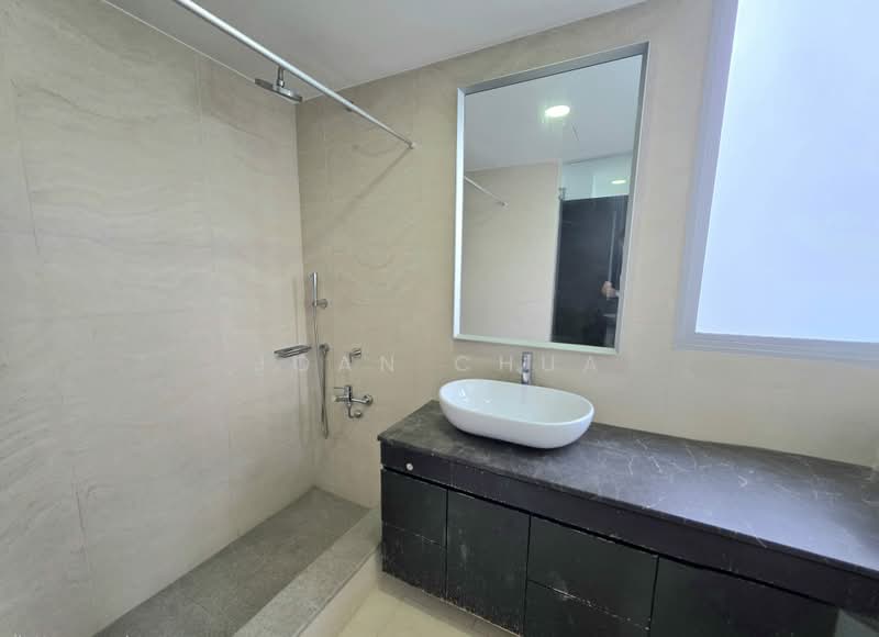 The Lakeshore, 29 Jurong West Street 41, 3 Bedrooms, 1,184 sqft, Condominium For Rent, by Joan Chua, 500170127 - Bathroom - PropertyGuru.com.sg