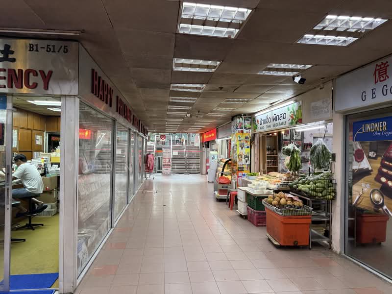 Golden Mile Tower, 6001 Beach Road, Beach Road / Bugis / Rochor, 194 sqft, Other Retail For Sale, by Yvonne Lau Jun Li, 500170132 - Corridor - CommercialGuru.com.sg