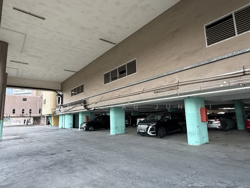 Golden Mile Tower, 6001 Beach Road, Beach Road / Bugis / Rochor, 194 sqft, Other Retail For Sale, by Yvonne Lau Jun Li, 500170132 - Car Park - CommercialGuru.com.sg