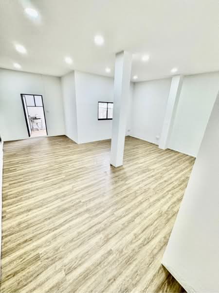 Northstar @ Amk, 7030 Ang Mo Kio Avenue 5, 1,100 sqft, Light Industrial (B1) For Rent, by Jenny Lee, 500170134 - CommercialGuru.com.sg