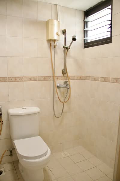 89 Tanglin Halt Road, 89 Tanglin Halt Road, 1 Bedroom, 500 sqft, HDB Flat For Rent, by Shawn Lew, 500170138 - Bathroom - PropertyGuru.com.sg