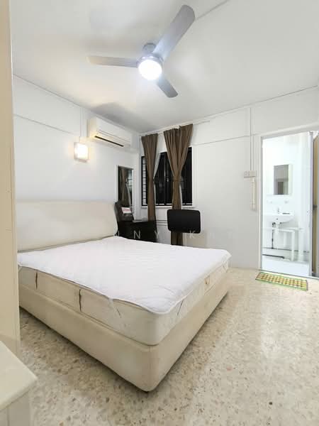 575 Ang Mo Kio Avenue 10, 575 Ang Mo Kio Avenue 10, 2 Bedrooms, 721 sqft, HDB Flat For Rent, by Kenny Kan, 500170146 - Bedroom - PropertyGuru.com.sg