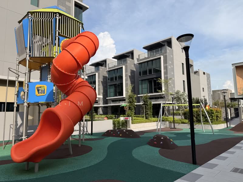 Belgravia Ace, 100 Belgravia Drive, 5 Bedrooms, 4,058 sqft, Semi-Detached House For Rent, by Lim Xin Ping, 500170161 - Exterior - PropertyGuru.com.sg