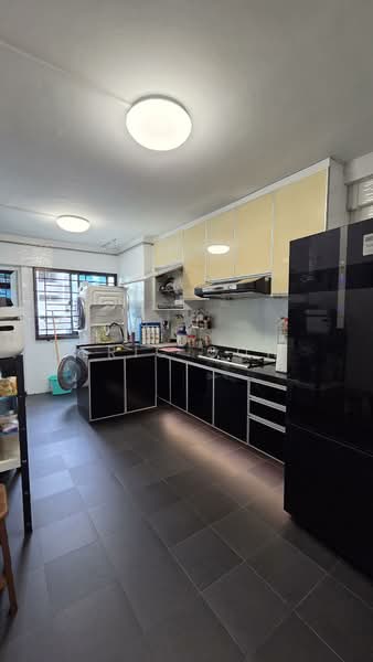 418 Ang Mo Kio Avenue 10, 418 Ang Mo Kio Avenue 10, 3 Bedrooms, 958 sqft, HDB Flat For Sale, by Eric Goh, 500170166 - Kitchen - PropertyGuru.com.sg