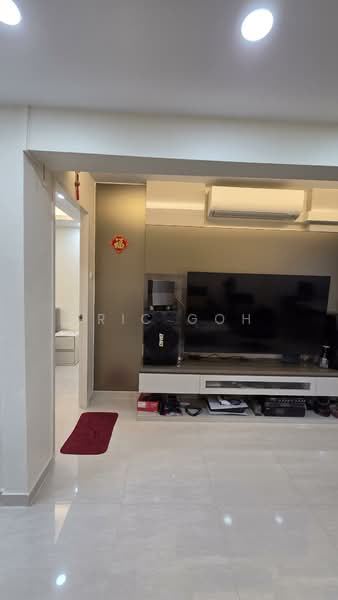 418 Ang Mo Kio Avenue 10, 418 Ang Mo Kio Avenue 10, 3 Bedrooms, 958 sqft, HDB Flat For Sale, by Eric Goh, 500170166 - Living Room - PropertyGuru.com.sg
