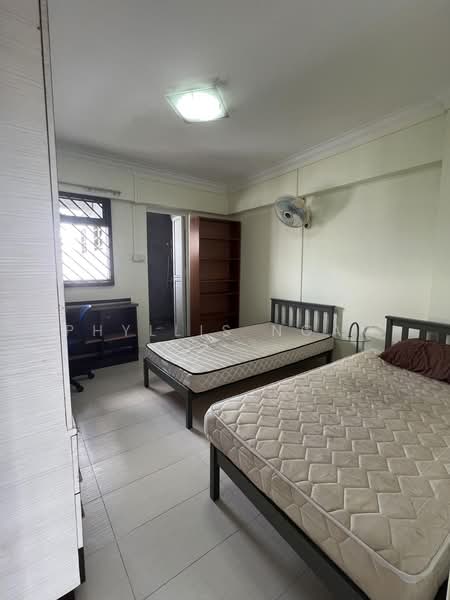 868 Yishun Street 81, 868 Yishun Street 81, 3 Bedrooms, 904 sqft, HDB Flat For Rent, by Phyllis Ngam, 500170167 - Bedroom - PropertyGuru.com.sg