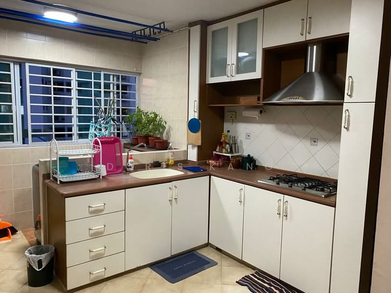112 Bukit Batok West Avenue 6, 112 Bukit Batok West Avenue 6, 3 Bedrooms, 1,119 sqft, HDB Flat For Rent, by Doris Kang, 500170171 - Kitchen - PropertyGuru.com.sg