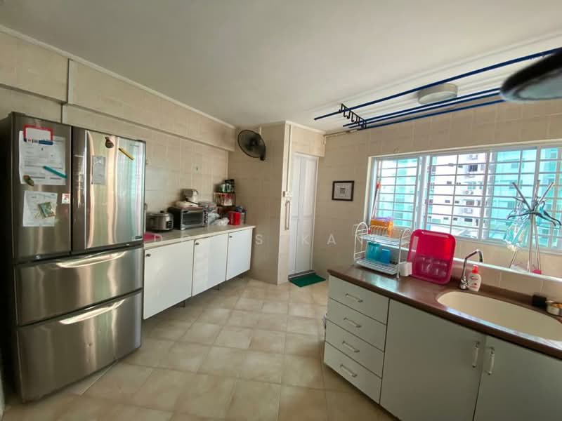 112 Bukit Batok West Avenue 6, 112 Bukit Batok West Avenue 6, 3 Bedrooms, 1,119 sqft, HDB Flat For Rent, by Doris Kang, 500170171 - Kitchen - PropertyGuru.com.sg