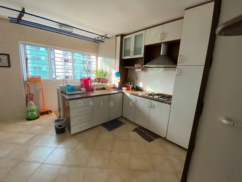 112 Bukit Batok West Avenue 6, 112 Bukit Batok West Avenue 6, 3 Bedrooms, 1,119 sqft, HDB Flat For Rent, by Doris Kang, 500170171 - Kitchen - PropertyGuru.com.sg