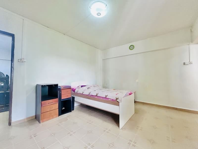 331 Jurong East Avenue 1, 331 Jurong East Avenue 1, 3 Bedrooms, 1,119 sqft, HDB Flat For Sale, by Alice Ng 黄素芳, 500170176 - Bedroom - PropertyGuru.com.sg