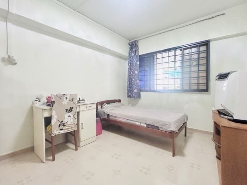331 Jurong East Avenue 1, 331 Jurong East Avenue 1, 3 Bedrooms, 1,119 sqft, HDB Flat For Sale, by Alice Ng 黄素芳, 500170176 - Bedroom - PropertyGuru.com.sg