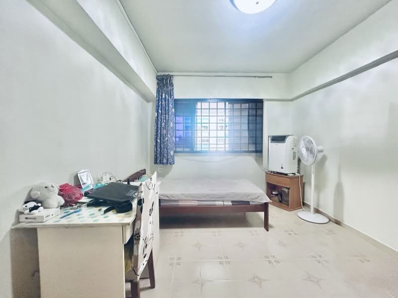 331 Jurong East Avenue 1, 331 Jurong East Avenue 1, 3 Bedrooms, 1,119 sqft, HDB Flat For Sale, by Alice Ng 黄素芳, 500170176 - Bedroom - PropertyGuru.com.sg