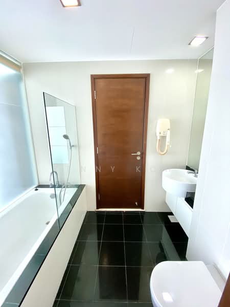 Shanghai One, 1 Shanghai Road, 1 Bedroom, 560 sqft, Apartment For Sale, by Kenny Koh, 500170181 - Bathroom - PropertyGuru.com.sg